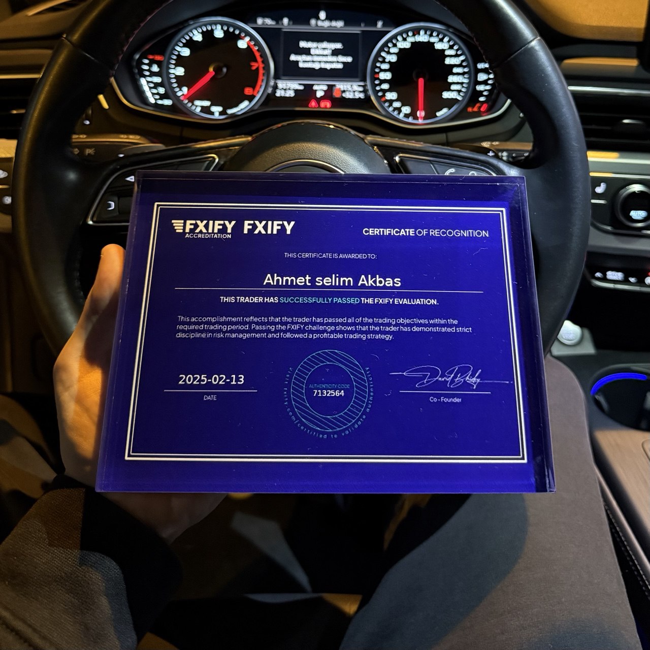 Funded Award Plakası